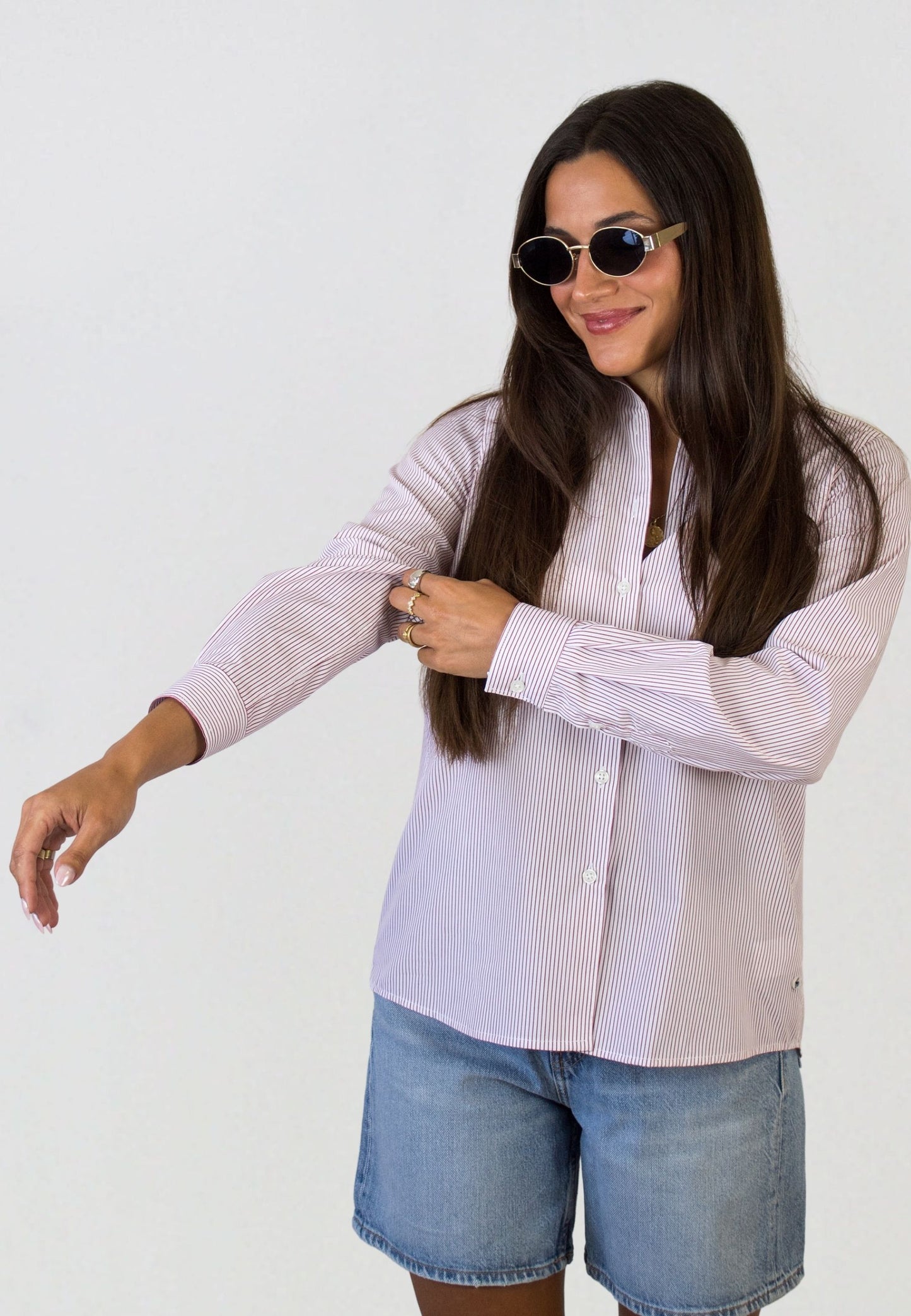 Camisa de rayas finas granate