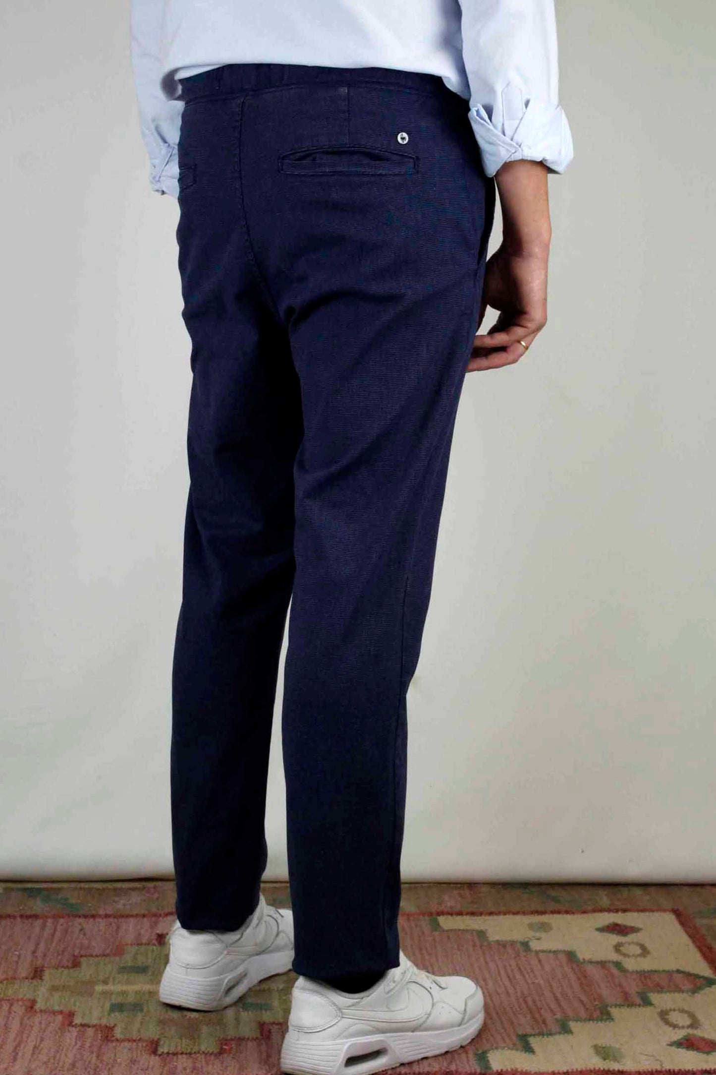 Pantalón chino gomas estructura marino