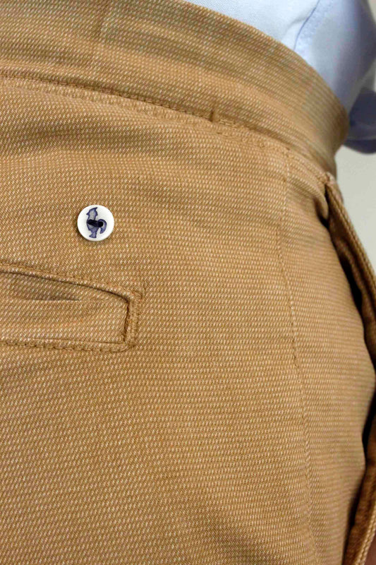 Camel-framed elasticated chino trousers