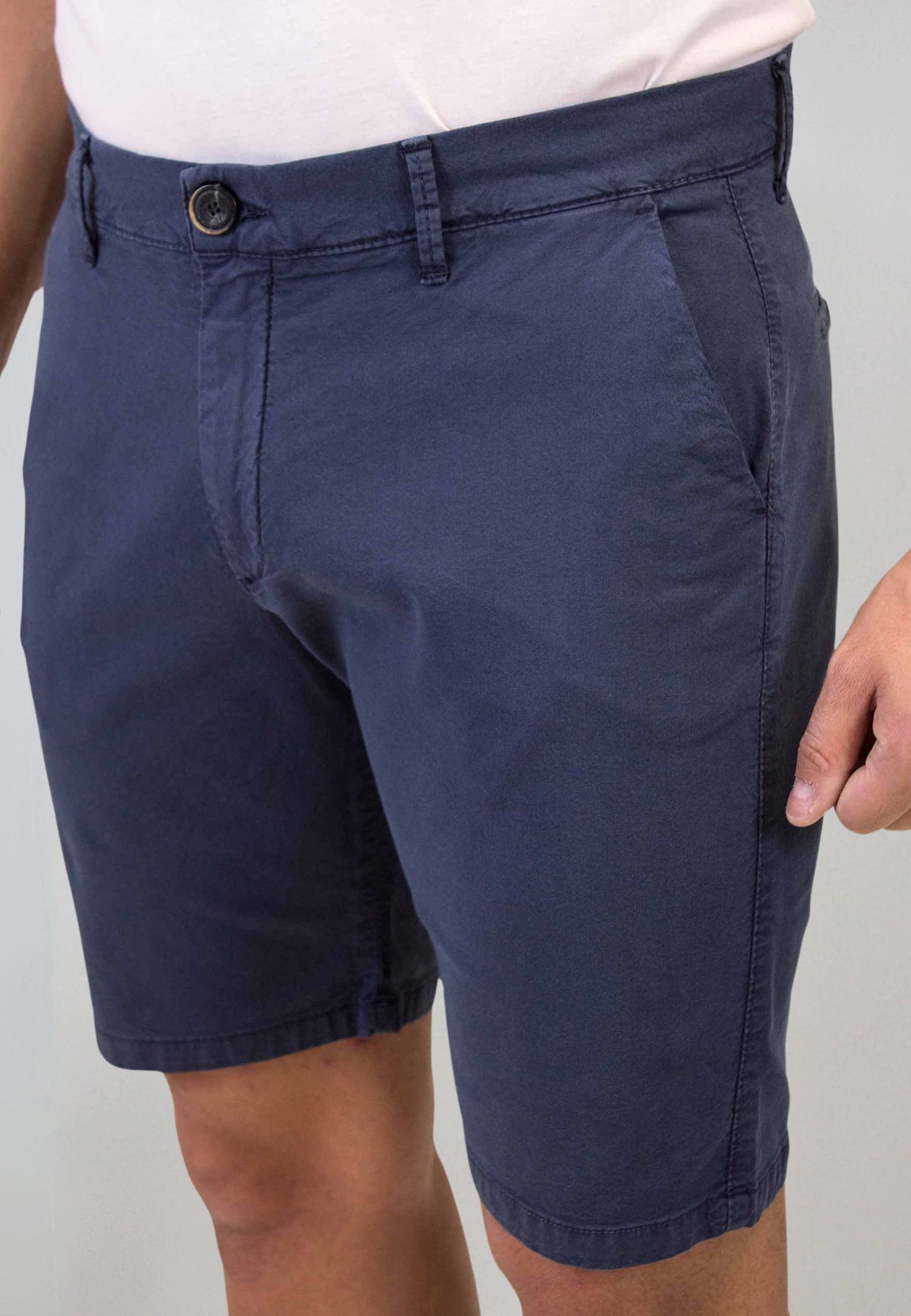 Bermuda homme bleu marine style chino