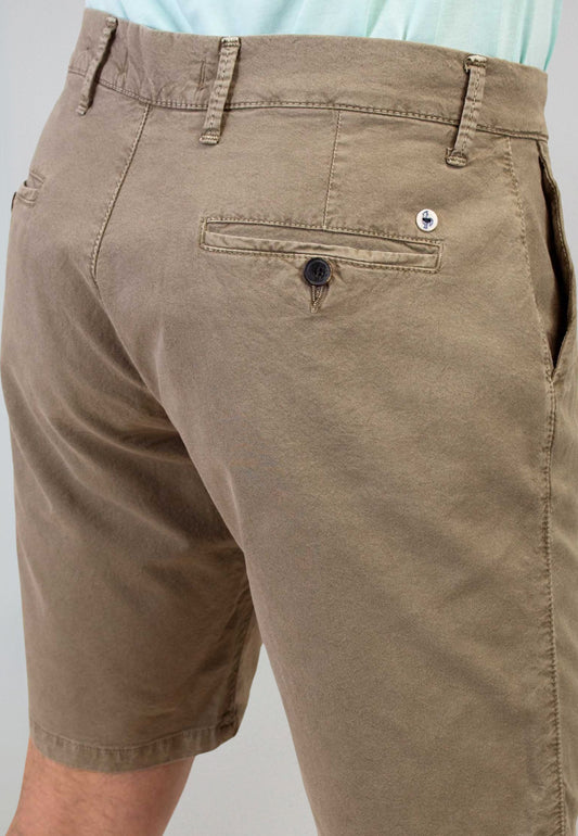 Bermuda tipo chino tostado hombre