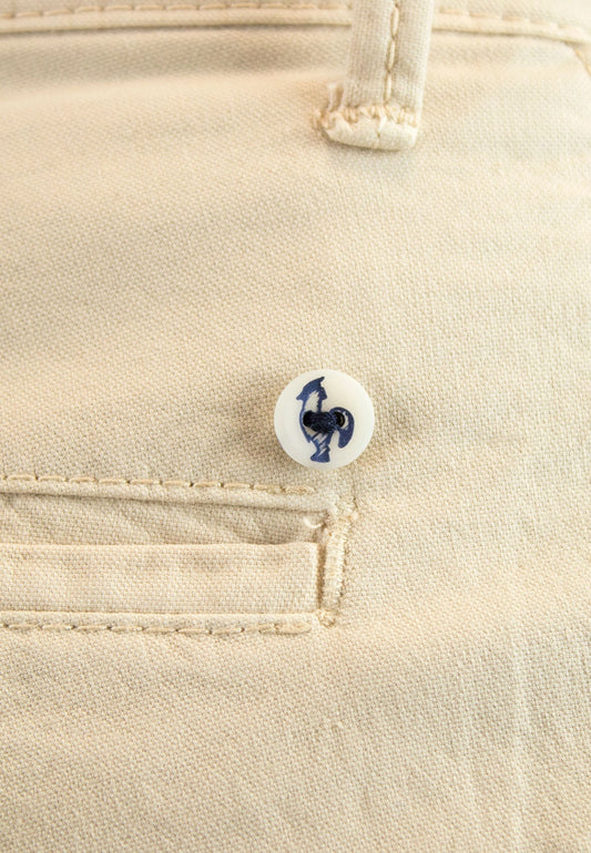 Bermuda tipo chino crema hombre