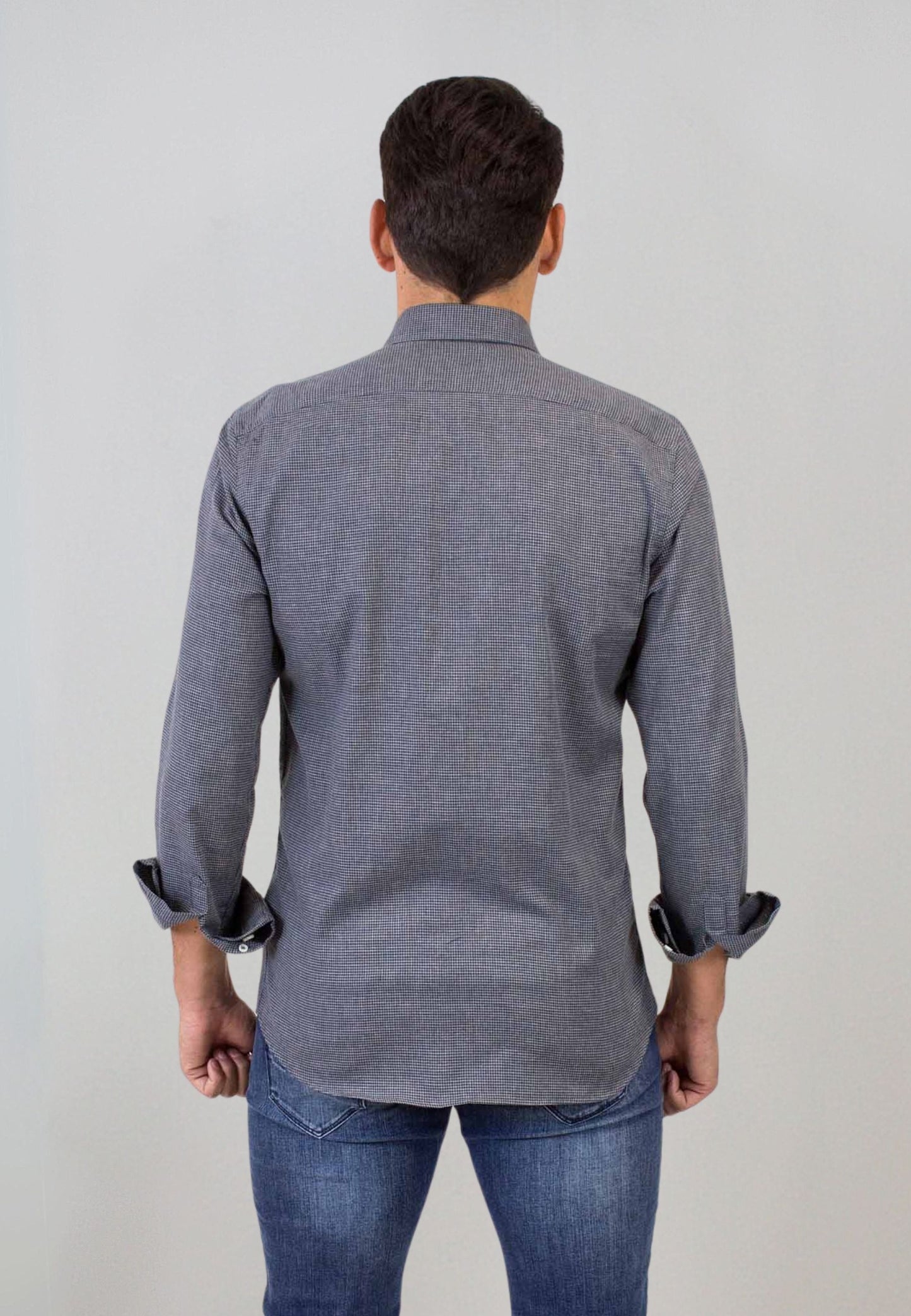 Camisa en pata de gallo gris