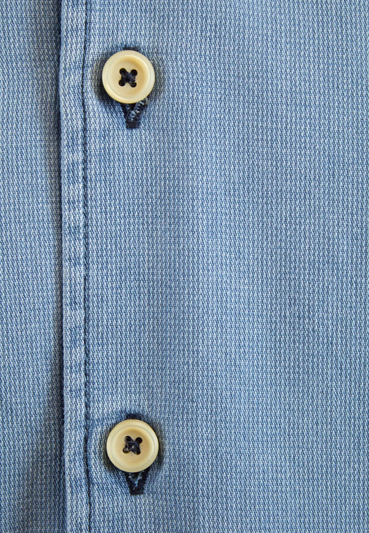 Shirt in bleached denim structure
