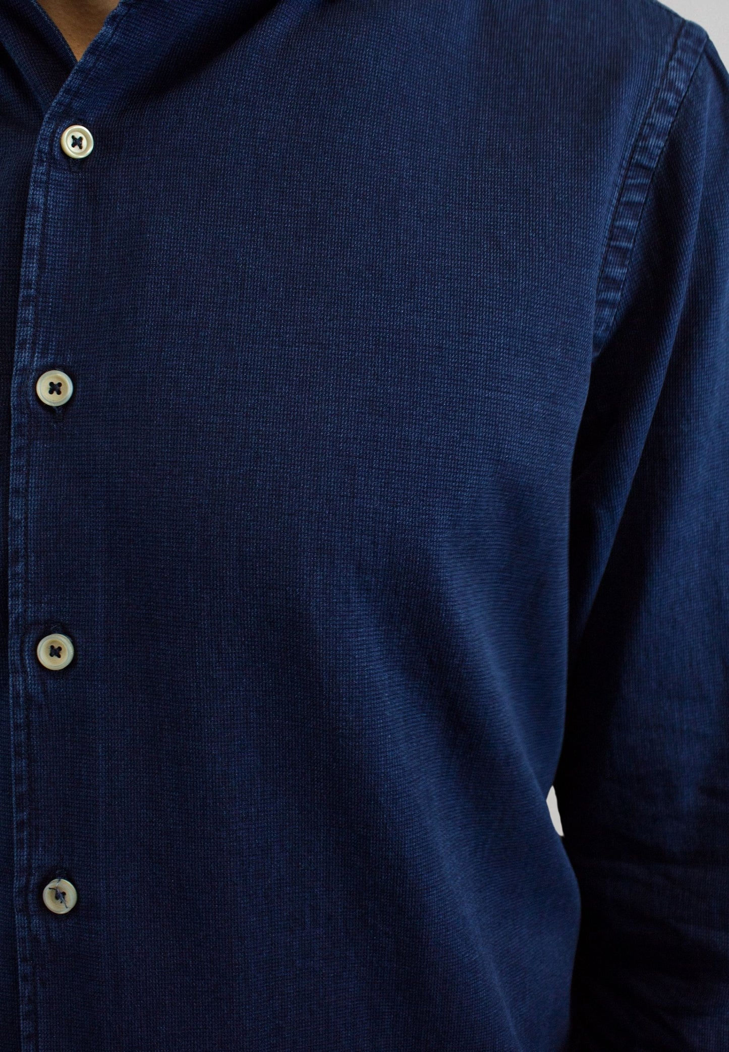 Camisa en estructura denim oscuro