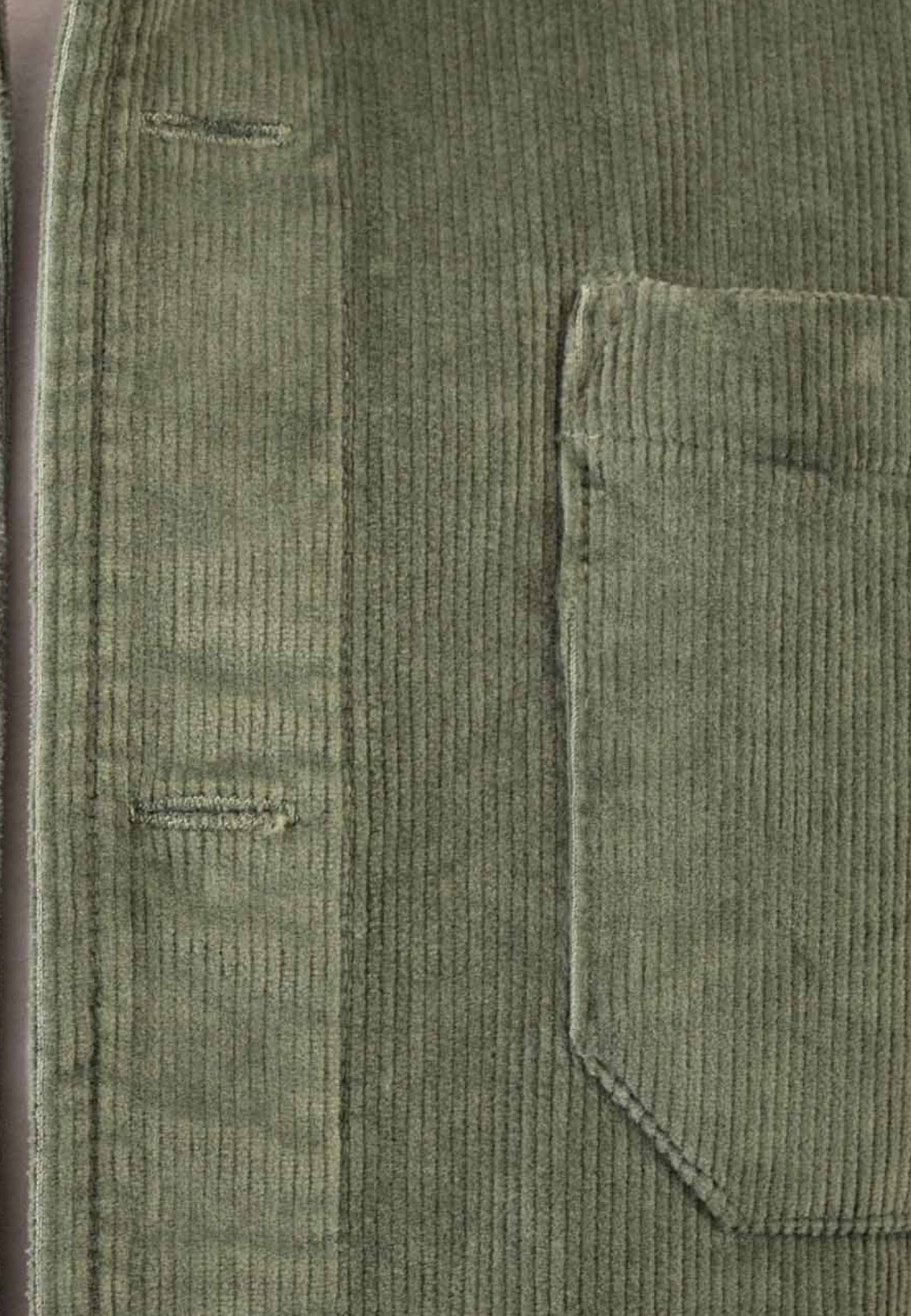 Sobrecamisa de pana kaki con bolsillos