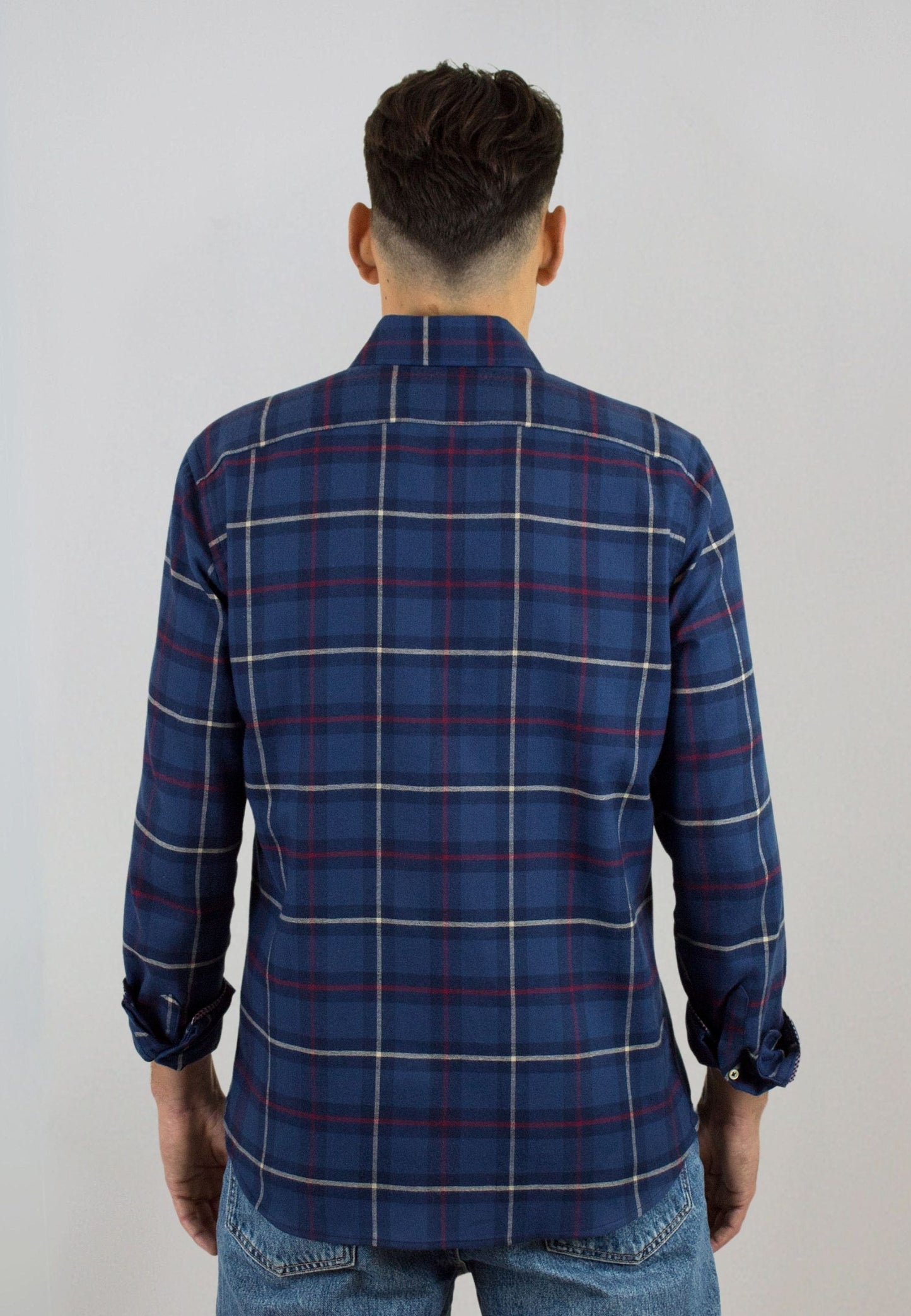 Camisa azul marino de cuadros