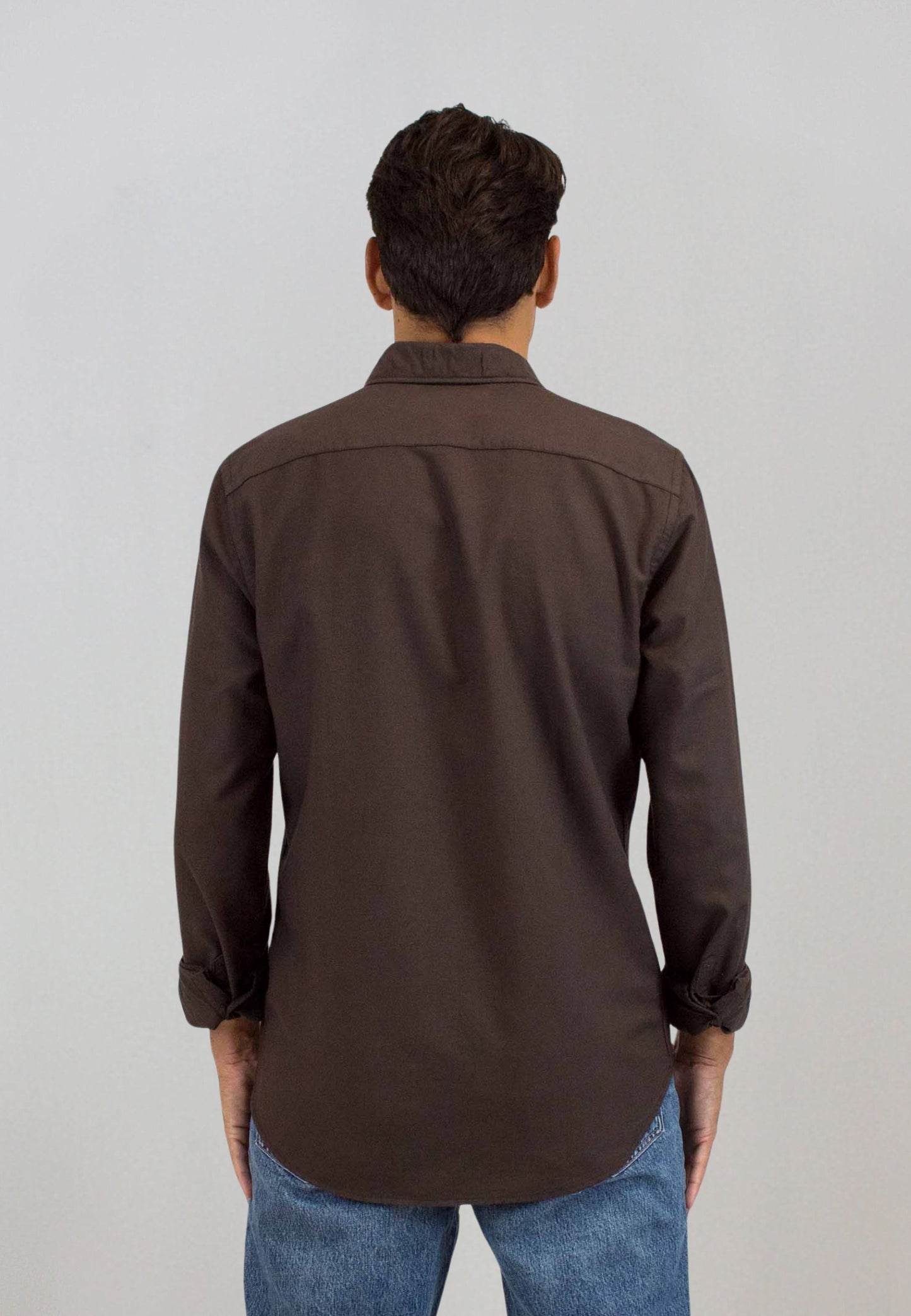 Camisa de algodón reciclado chocolate