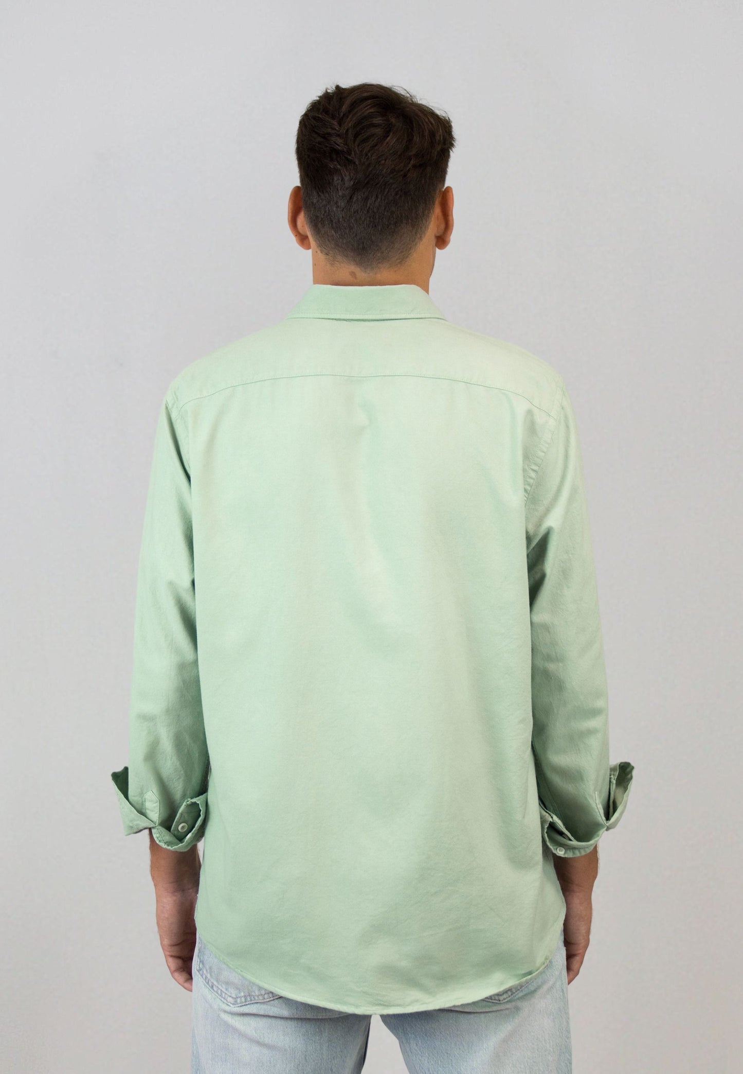 Camisa de algodón reciclado oliva