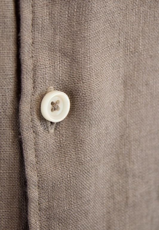 Camisa de lino marrón italiano