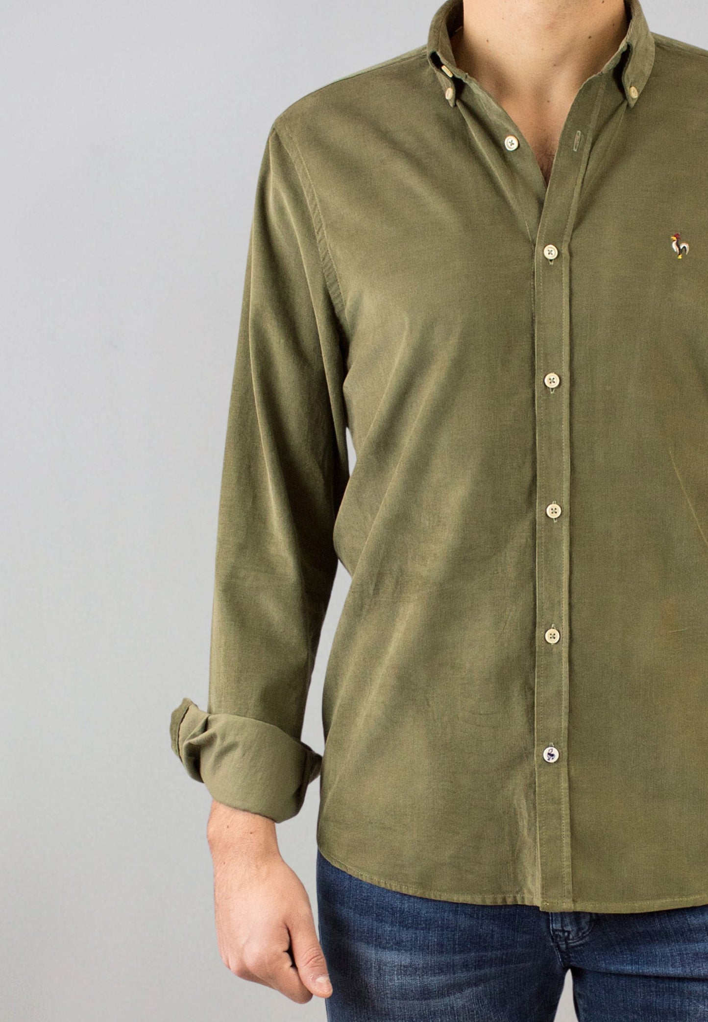 Camisa de micro pana kaki
