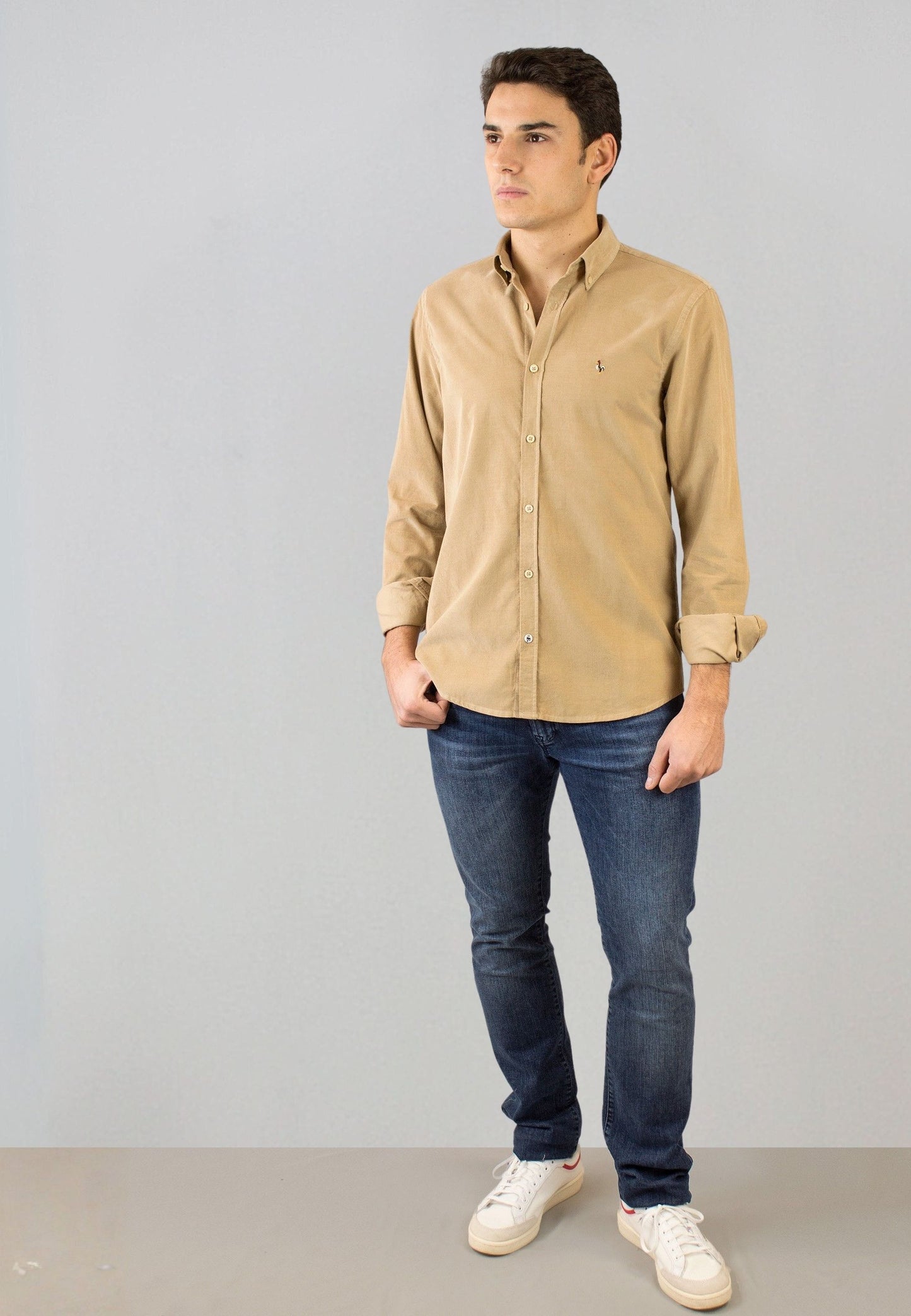 Camisa de micro pana tostado