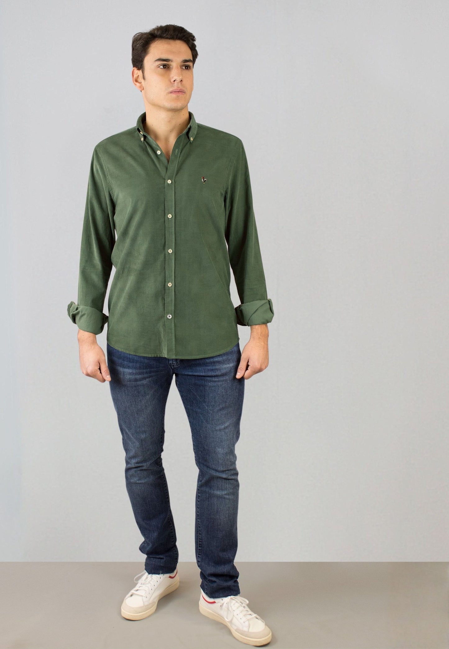 Camisa de micro pana verde militar