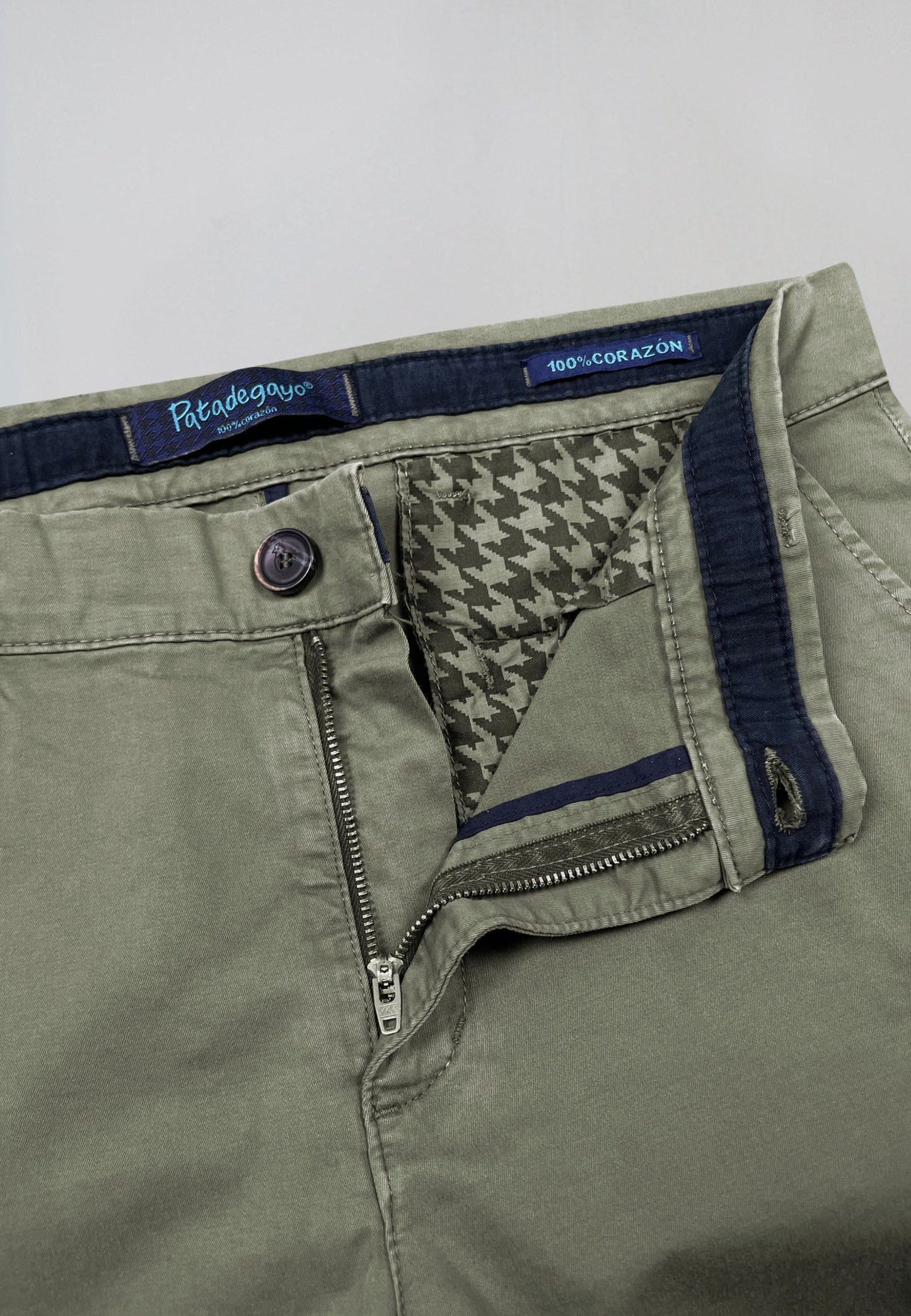 Men's black elasticated chino pants