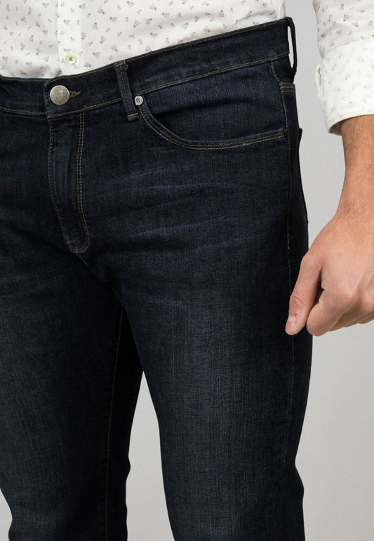 Pantalón vaquero oscuro para hombre