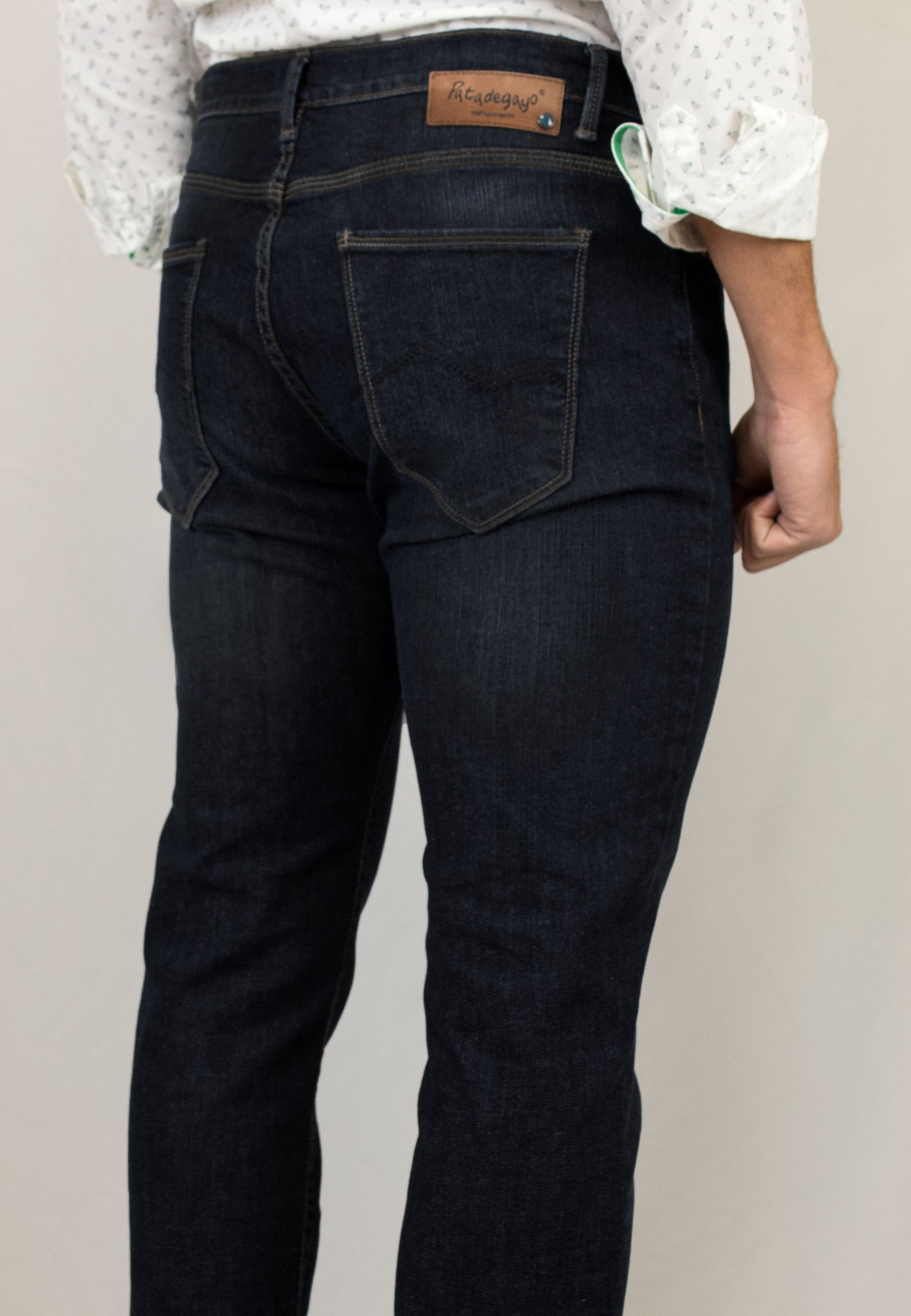 Pantalón vaquero oscuro para hombre