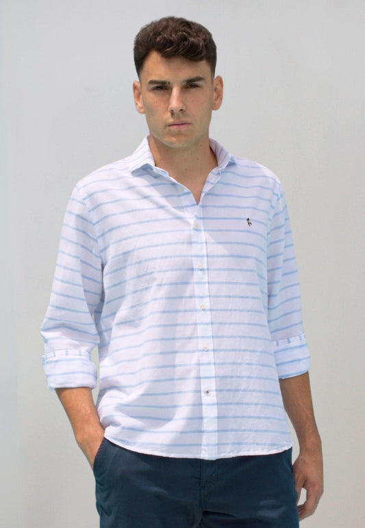 Camisa de rayas celestes horizontales