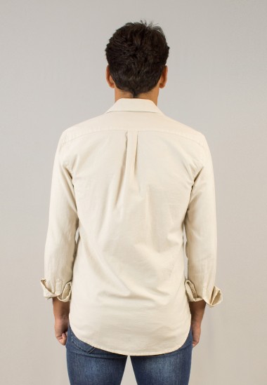 Camisa de hombre Pit beige Patadegayo de calidad sostenible fabricada en España - plano trasero