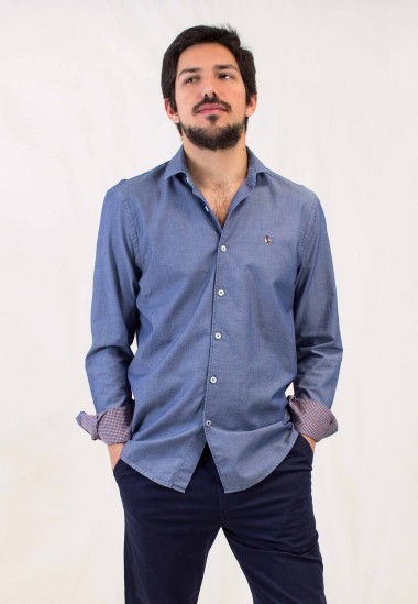 Camisa de hombre vaquera, de Patadegayo, de calidad y sostenible, fabricada en España - plano delantero