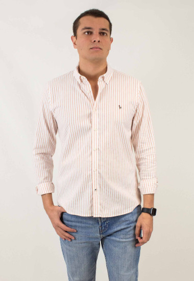 Camisa de calidad, camisa sostenible fabricada en España, camisa Stewart de Patadegayo - plano detalle