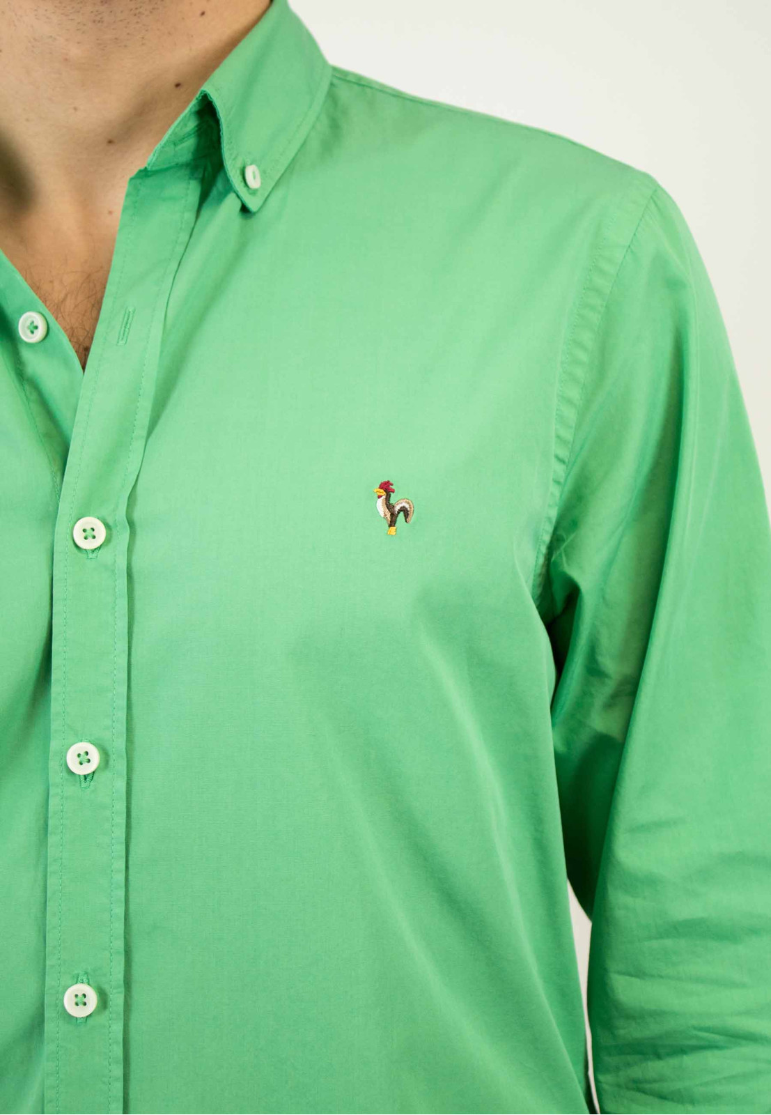 Camisa de hombre Vinci verde de efecto papel de Patadegayo, calidad y sostenible hecha en España - detalle