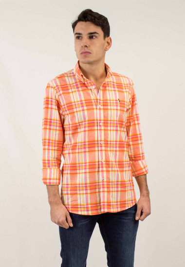 Camisa de calidad, camisa sostenible fabricada en España, camisa Hanks de Patadegayo - plano detalle
