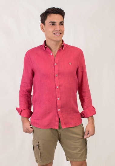 Camisa de lino roja Salvador Patadegayo de calidad sostenible fabricada en España - plano delantero