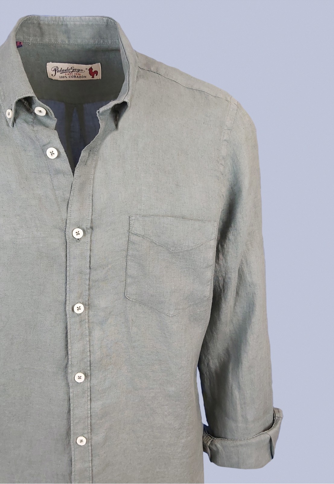 Camisa de hombre Salvador kaki Patadegayo de calidad sostenible fabricada en España - plano fantasma 2