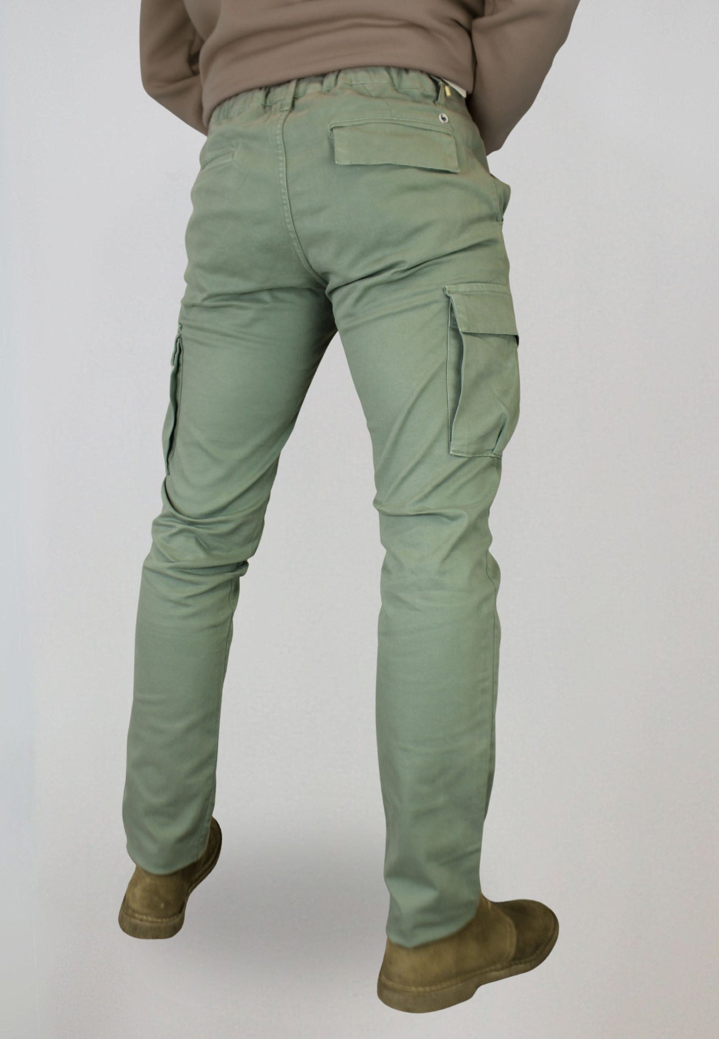 Pantalón cargo gomas oliva hombre