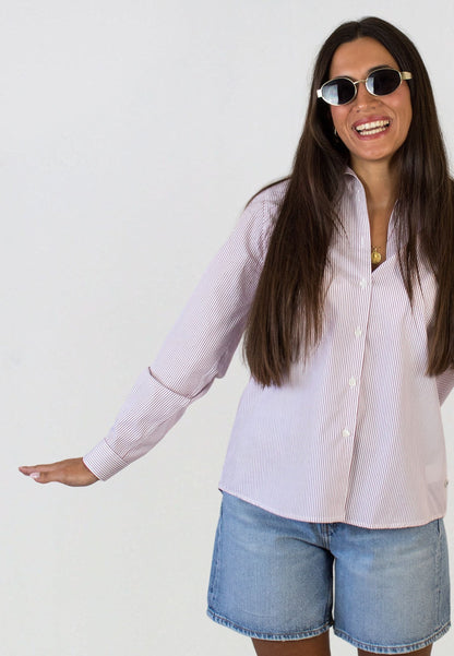 Camisa de rayas finas granate