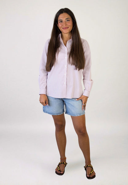 Camisa de rayas finas granate