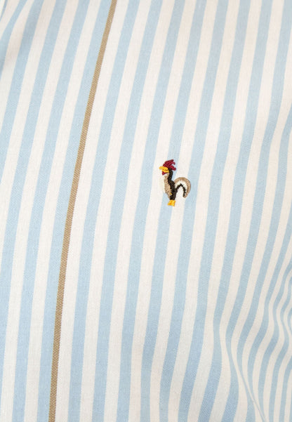 Camisa de rayas azules con detalle