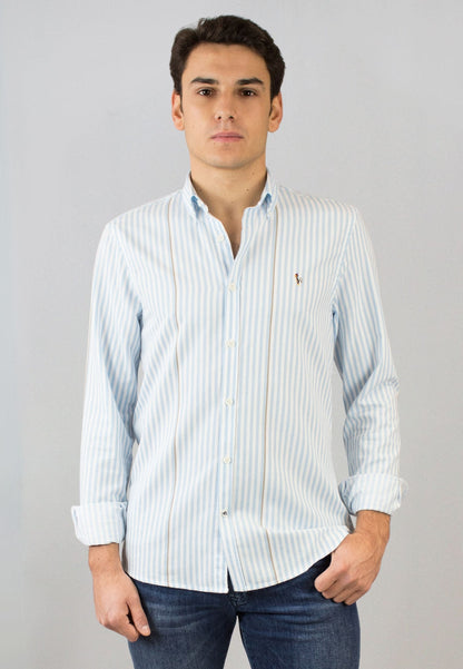 Camisa de rayas azules con detalle