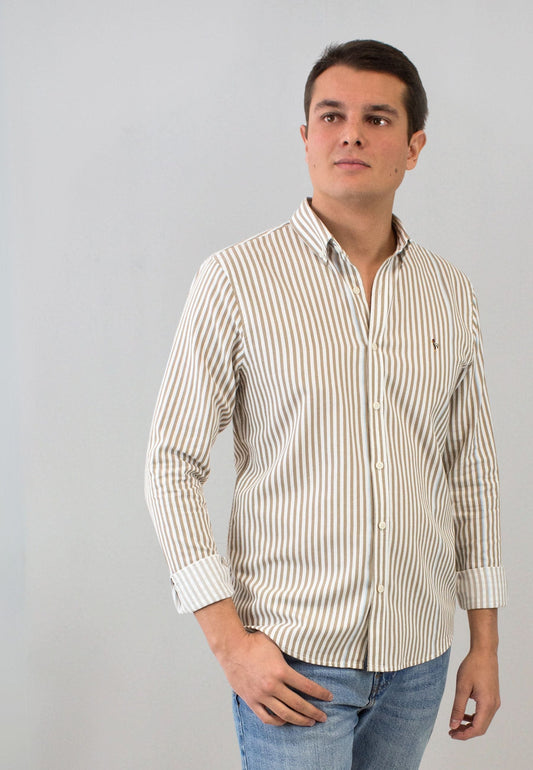 Camisa de rayas tostado con detalle