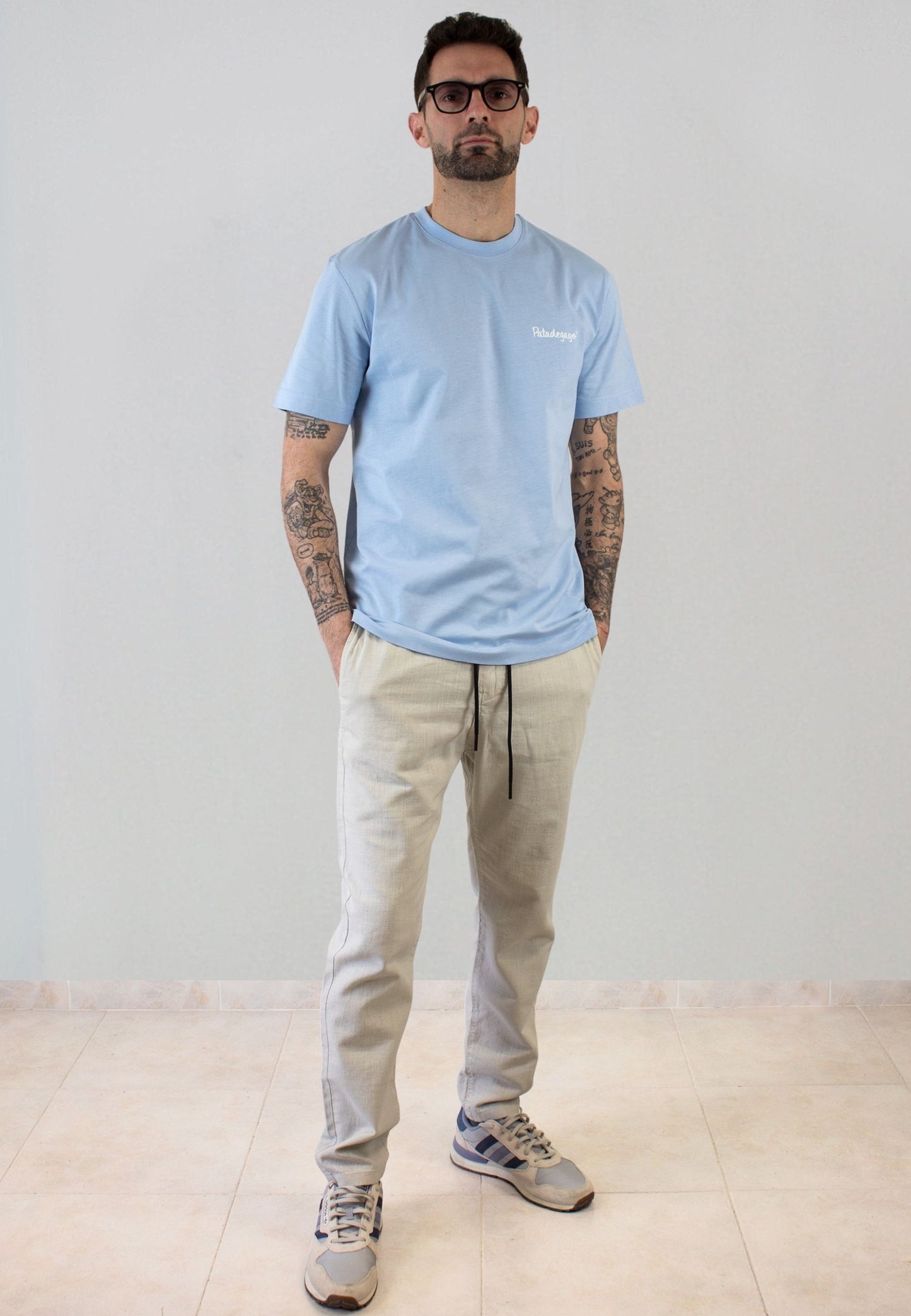 Camiseta celeste con serigrafía
