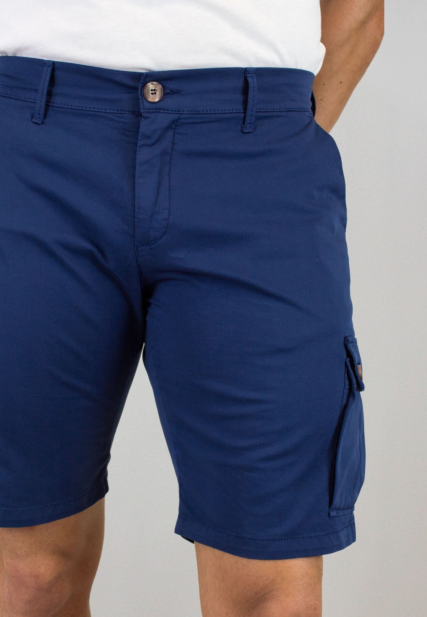 Short cargo kaki pour homme