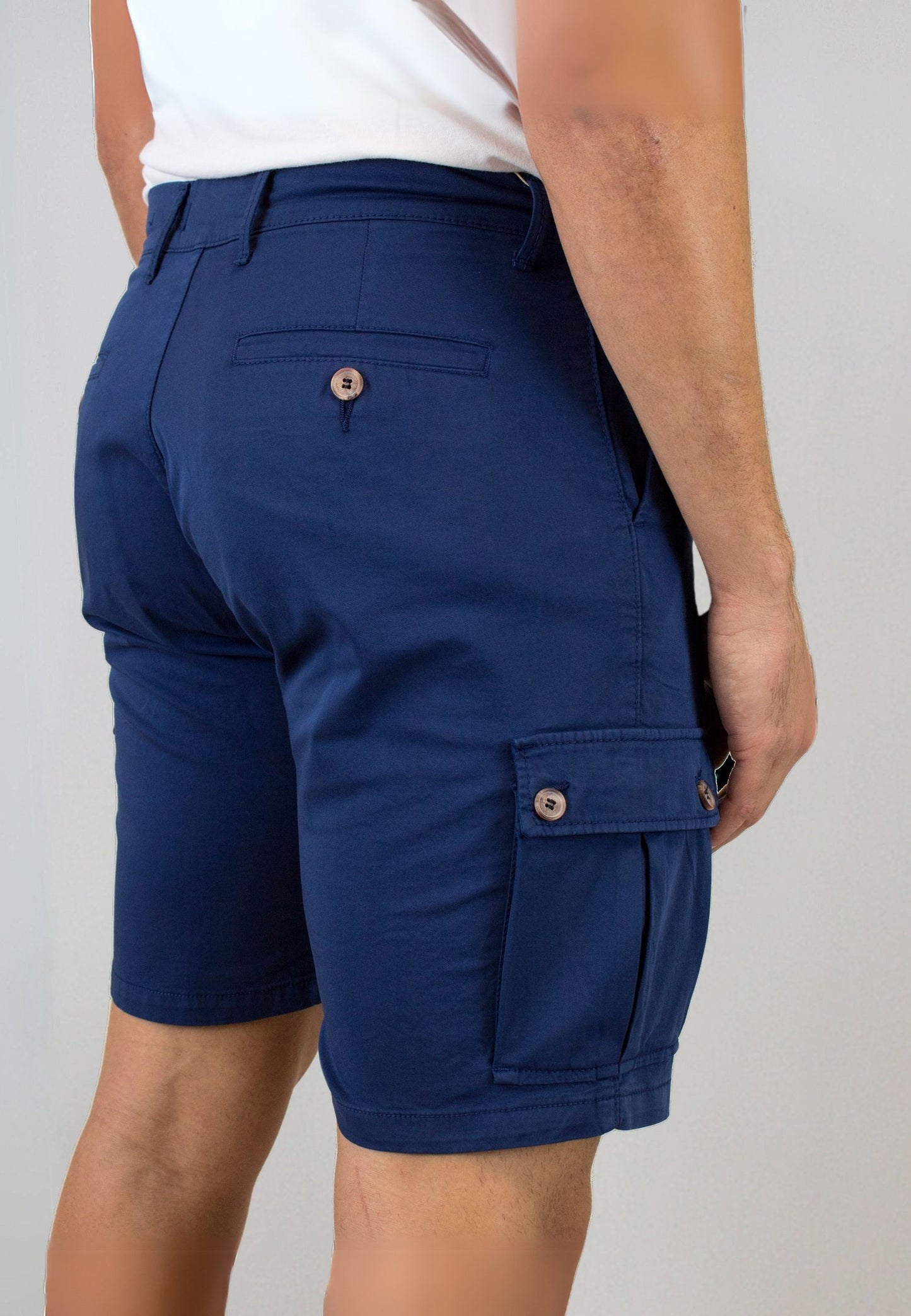 Short cargo kaki pour homme