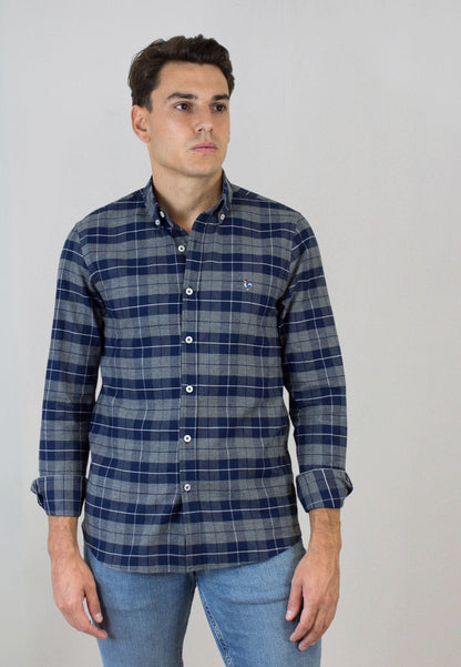 Camisa de cuadros gris y marino