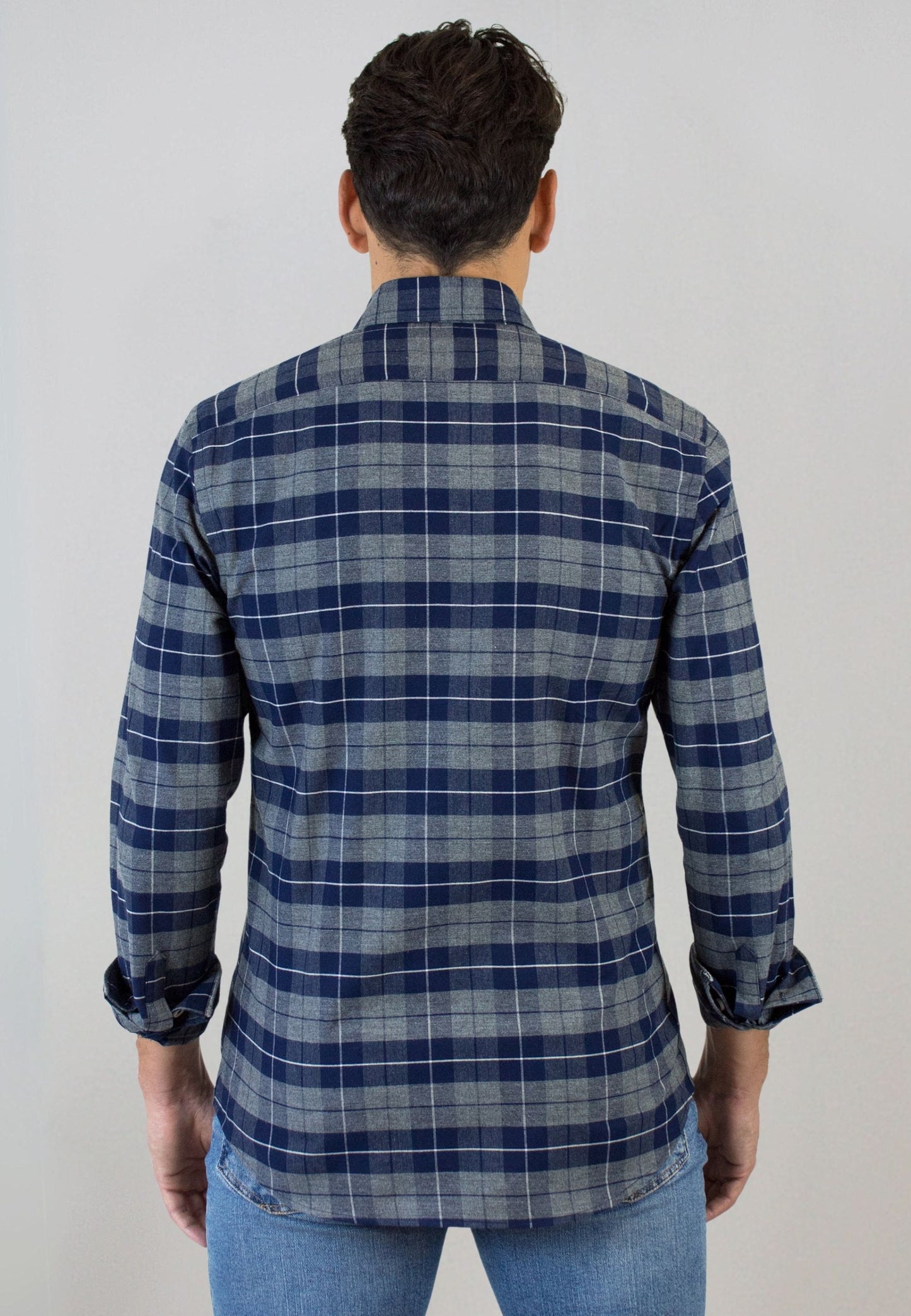 Camisa de cuadros gris y marino