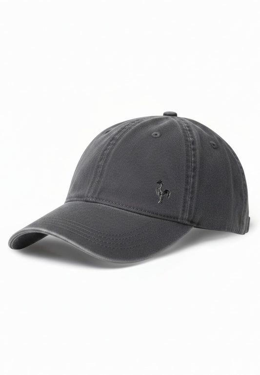 Gorra gris con gallo bordado al tono