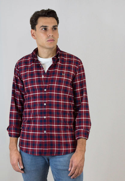Camisa de cuadros rojos