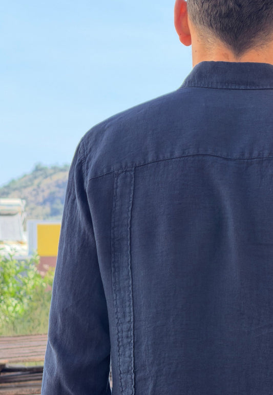 Camisa guayabera de lino marino