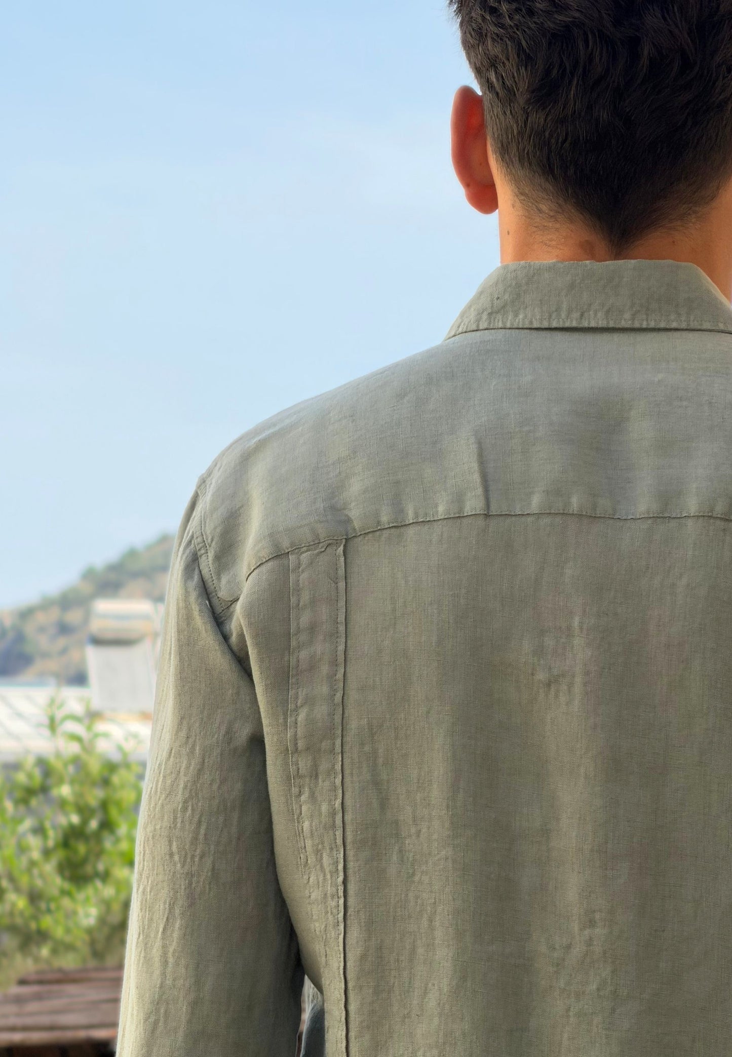 Camisa guayabera de lino oliva