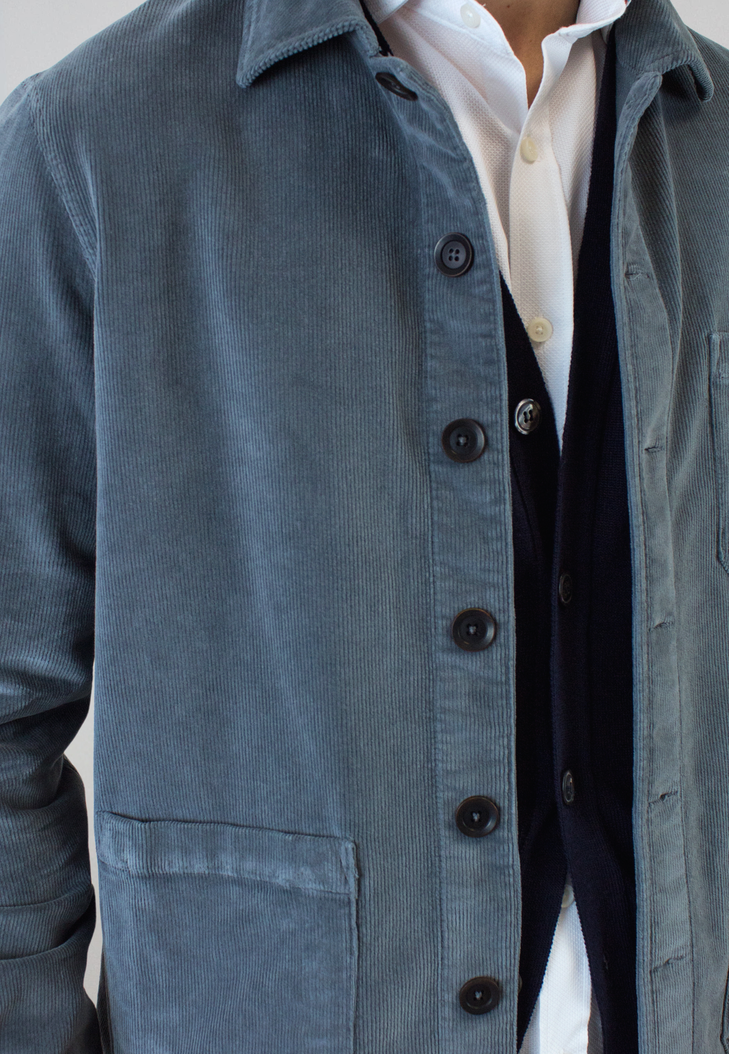 Sobrecamisa de pana gris con bolsillos