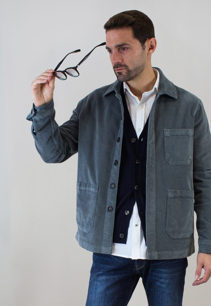 Sobrecamisa de pana gris con bolsillos