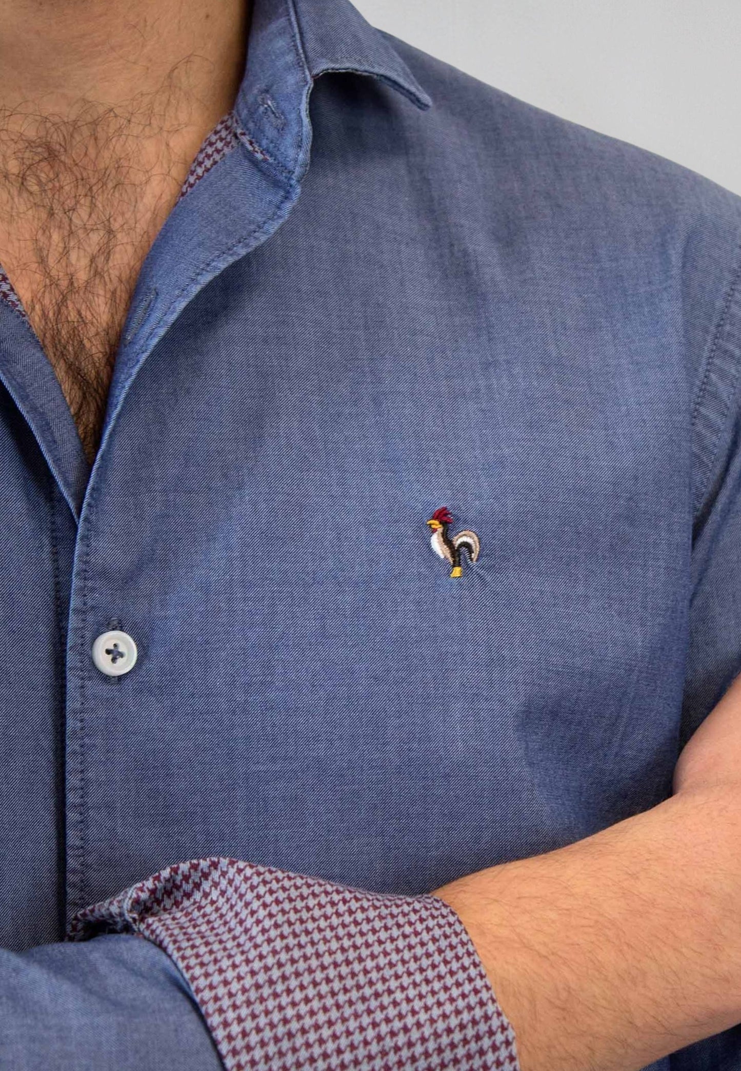 Camisa denim con detalle