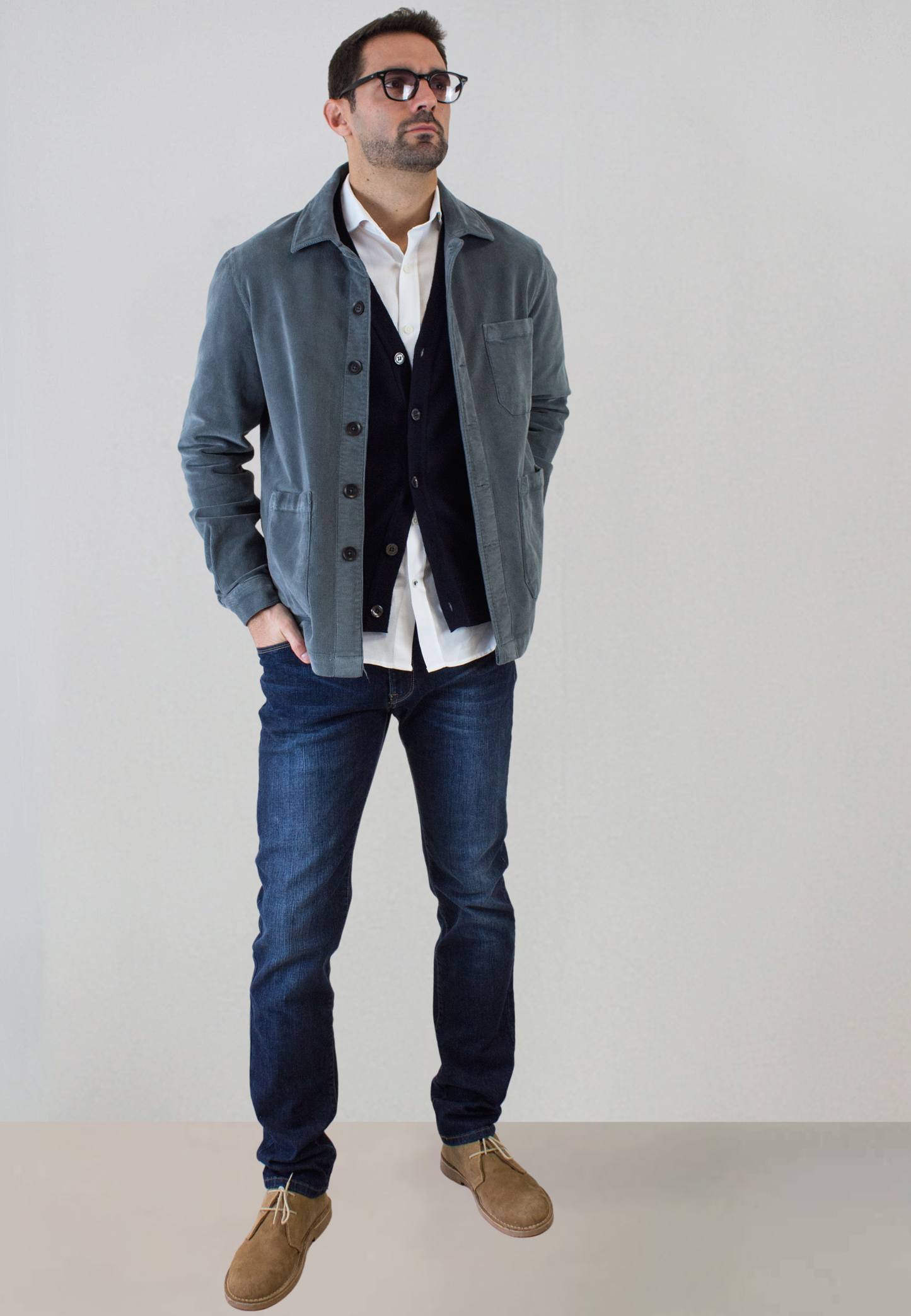 Sobrecamisa de pana gris con bolsillos