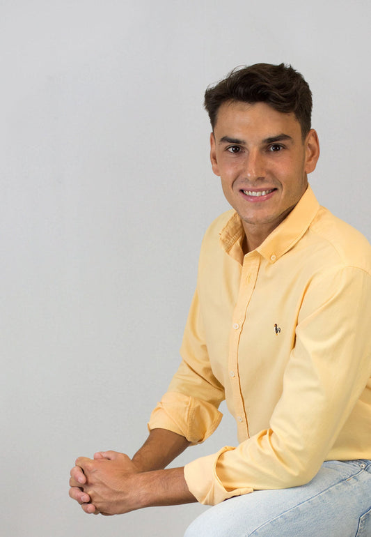 Camisa de algodón reciclado amarillo