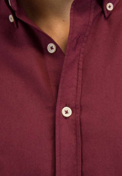 Camisa de algodón reciclado granate