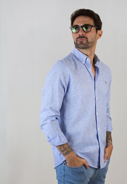 Camisa de rayas de lino azul y blanco